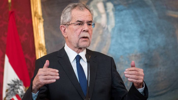 “Avstriya Prezidenti COVID-19 məhdudiyyətlərini pozduğuna görə ictimaiyyətdən üzr istəyib