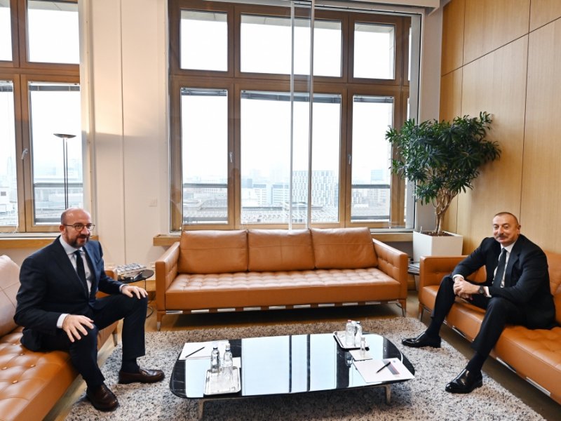 Brüsseldə İlham Əliyev ilə Aİ Şurasının Prezidenti arasında görüş olub - YENİLƏNƏCƏK
