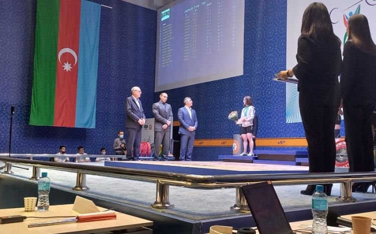 Ağırlıqqaldırma üzrə Azərbaycan çempionatının ilk qalibləri müəyyənləşib