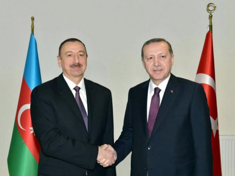 Azərbaycan və Türkiyə liderləri arasında telefon danışığı olub.