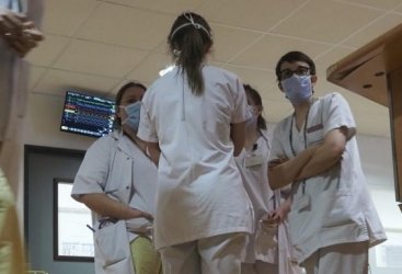 “Fransada COVİD-19 virusu daşıyıcılarının sayı 70 minə çatıb