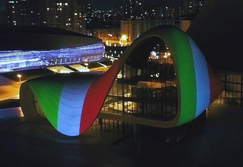 Azərbaycanda İtaliya bayrağının videoproyeksiyası İtaliyada böyük maraqla qarşılanıb
