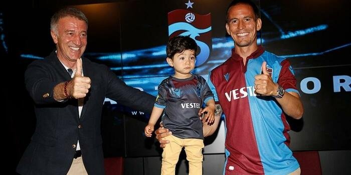 ““Trabzonspor” klubu futbolçusu Joao Pereyra ilə müqaviləni uzadıb