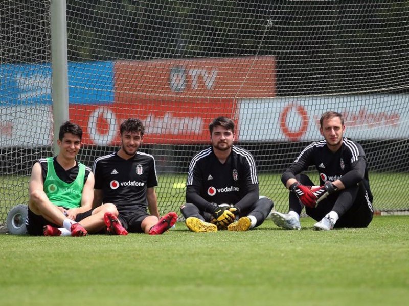 Sergen Yalçın “Beşiktaş”ın əsas qapıçısı kimi bu futbolçunu görür - cəmi 19 yaşı var