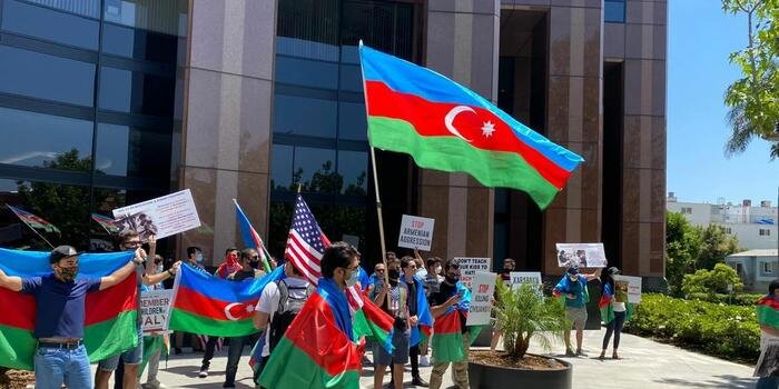 Kaliforniyanın vitse-qubernatoru azərbaycanlılara qarşı vəhşilikləri pisləyib