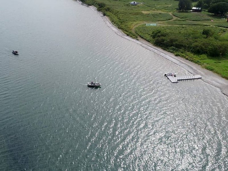Kuril gölündə batmış helikopterin yanında bir neçə turistin cəsədi tapılıb
