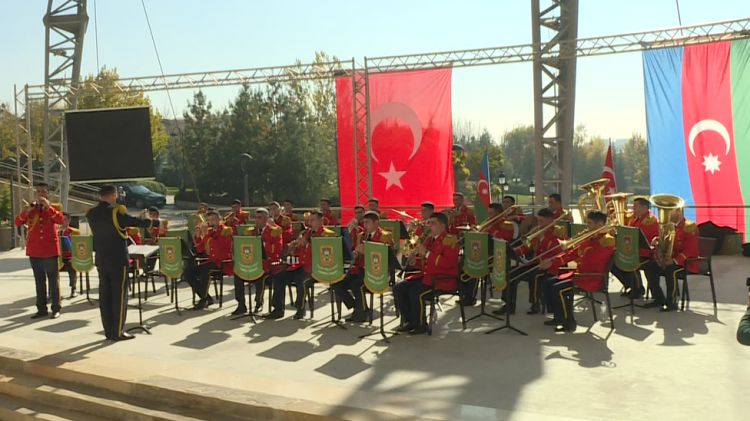 Heydər Əliyev adına Azərbaycan Ali Hərbi Məktəbinin orkestri Ankarada konsert proqramı ilə çıxış edib