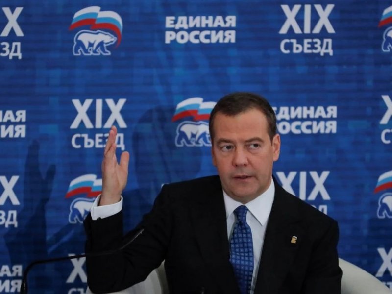 Rusiya 4 halda nüvə silahından istifadə edə bilər - Medvedev
