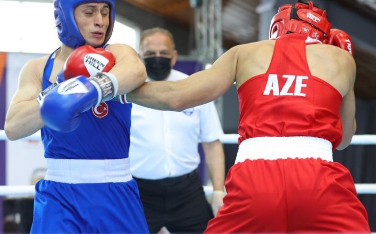 Avropa çempionatı: Azərbaycan boksçusu medalı təmin edib