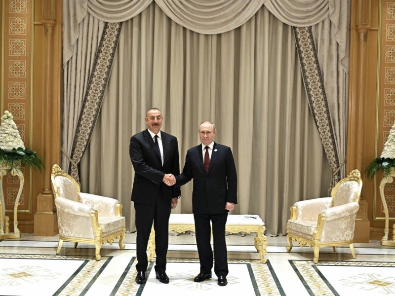 Azərbaycan Prezidenti İlham Əliyev Aşqabadda Rusiya Prezidenti Vladimir Putin ilə görüşüb