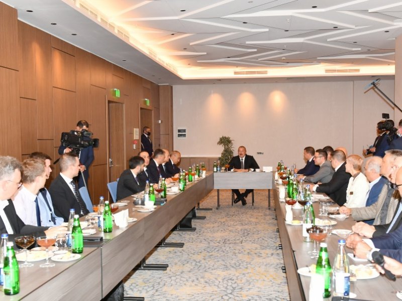 “Prezident İlham Əliyev Sofiyada Bolqarıstanın biznes dairələrinin nümayəndələri ilə görüşüb