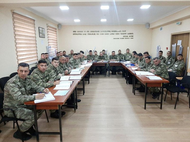 Azərbaycan Ordusunun hərbi hissələrinin komanda-qərargah təlimləri keçirilir