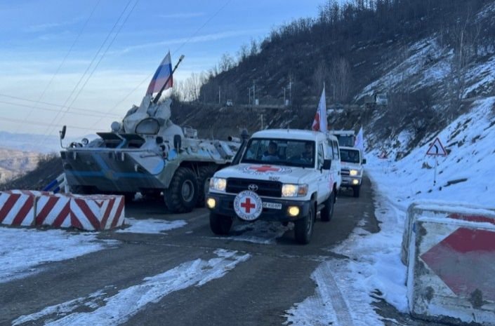 Laçın-Xankəndi yolu: BQXK-ya məxsus 6 avtomobilin aksiya ərazisindən keçidinə şərait yaradılıb