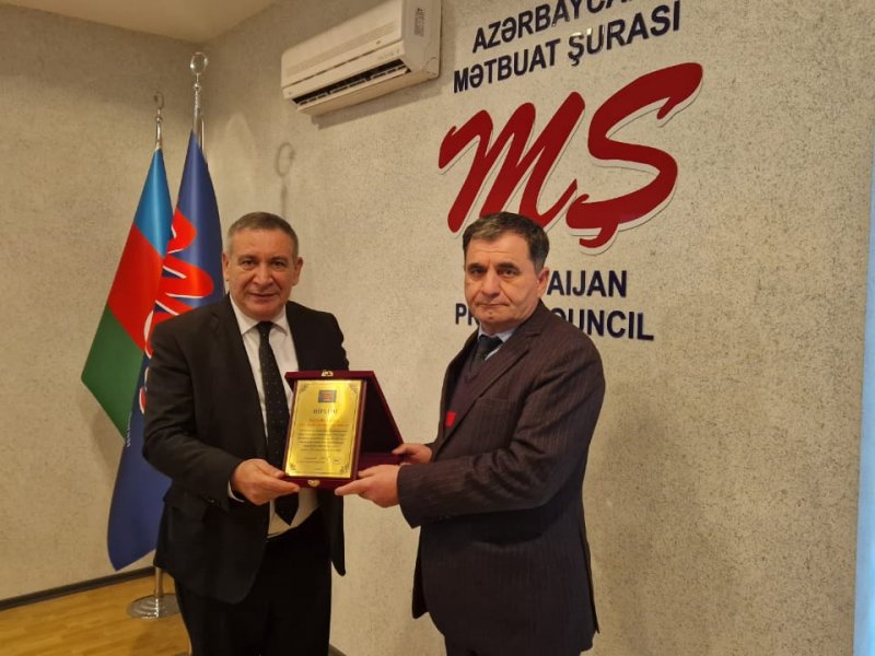 Mətbuat Şurasında “Neft Daşları” qəzetinin əməkdaşları ilə görüş keçirilib
