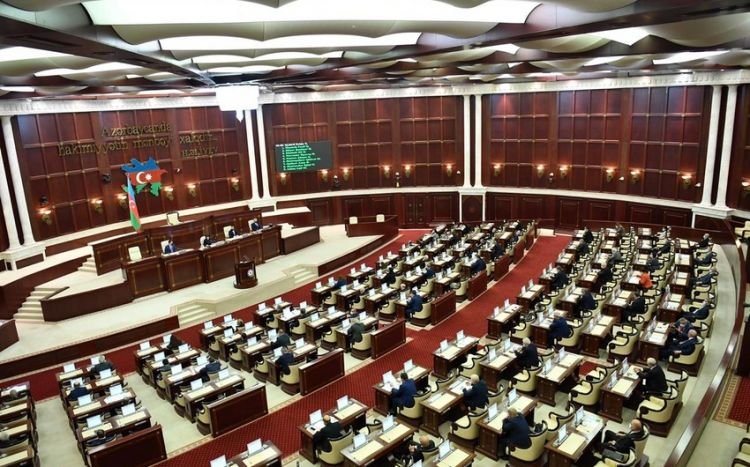 “Milli Məclisin yaz sessiyasının ilk plenar iclası başlayıb