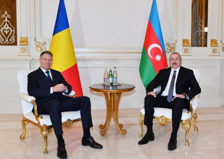 Azərbaycan və Rumıniya prezidentləri mətbuata bəyanatlarla çıxış ediblər