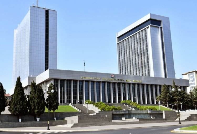 Azərbaycanda əcnəbilərə müvəqqəti yaşamaq icazəsinin verilməsi qaydalarında dəyişiklik edilir