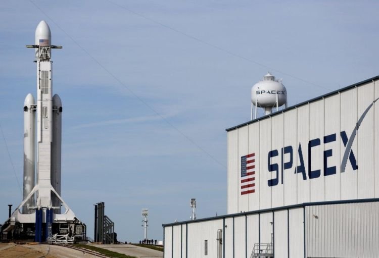“SpaceX” daha 51 ədəd “Starlink” internet peykini orbitə çıxaracaq