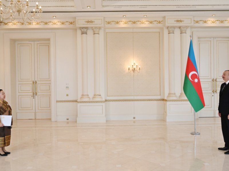 Prezident İlham Əliyev Laosun Azərbaycanda yeni təyin olunan səfirinin etimadnaməsini qəbul edib