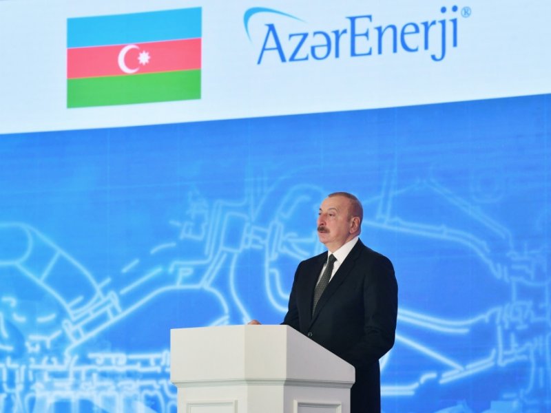 Prezident İlham Əliyev “Gülüstan” sarayında müstəqillik dövrünün 1280 MVt gücündə ən böyük İstilik Elektrik Stansiyasının təməlqoyma mərasimində iştirak edib