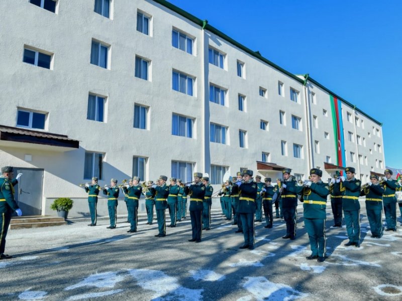 Cəbrayılda DSX-nin hərbi hissəsində zabit-gizirlər üçün yaşayış binaları xidməti istifadəyə verilib