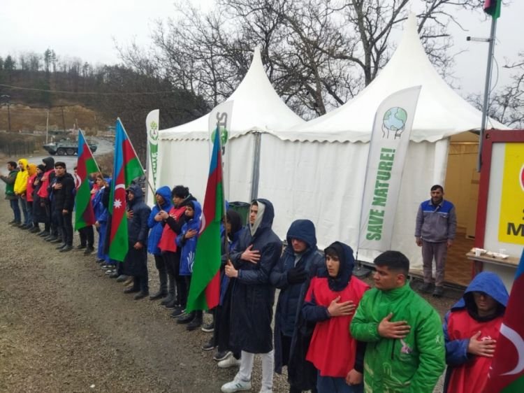 Laçın-Xankəndi yolu: Ekofəalların təşkil etdiyi dinc aksiya 106 gündür davam edir