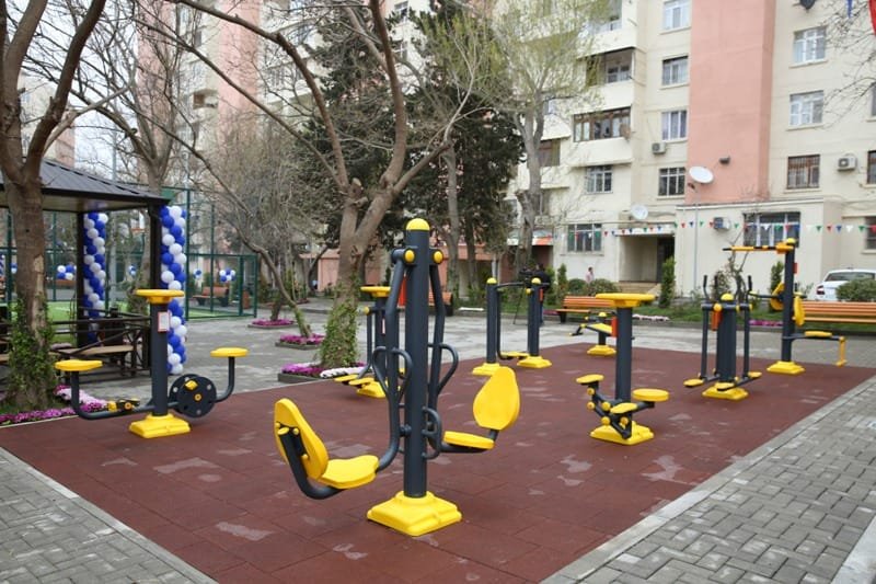 Paytaxtın Xətai rayonunda "Bizim həyət" layihəsi çərçivəsində yeni həyət istifadəyə verildi Paytaxtın Xətai rayonunda "Bizim həyət" layihəsi çərçivəsində yeni həyət istifadəyə verildi