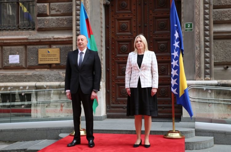 Azərbaycan Prezidenti İlham Əliyev və Bosniya və Herseqovinanın Rəyasət Heyətinin Sədri Jelka Tsviyanoviç mətbuata bəyanatlarla çıxış ediblər