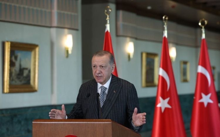 Ərdoğan Azərbaycan səfirini və xilasedicilərini təltif edib