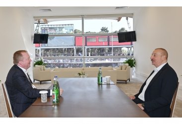 Azərbaycan Prezidenti İlham Əliyev “Boeing” şirkətinin icraçı vitse-prezidentini qəbul edib