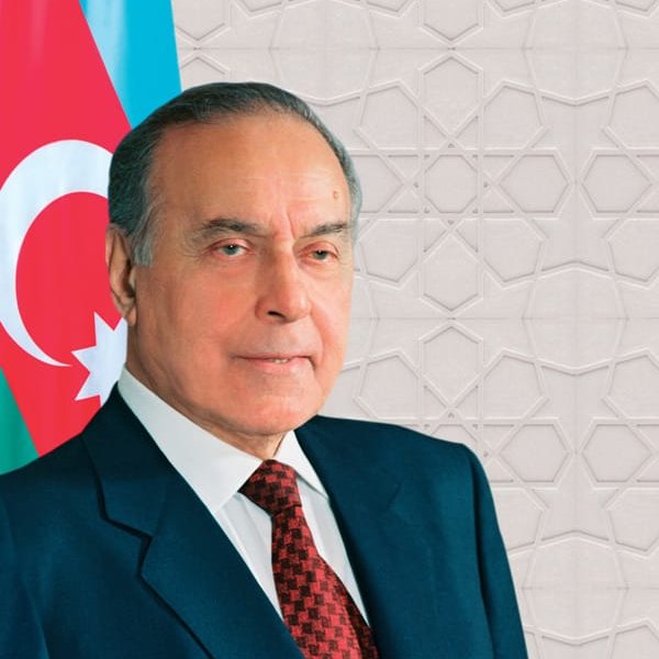 Xalqımızın xilaskarı - Heydər Əliyev