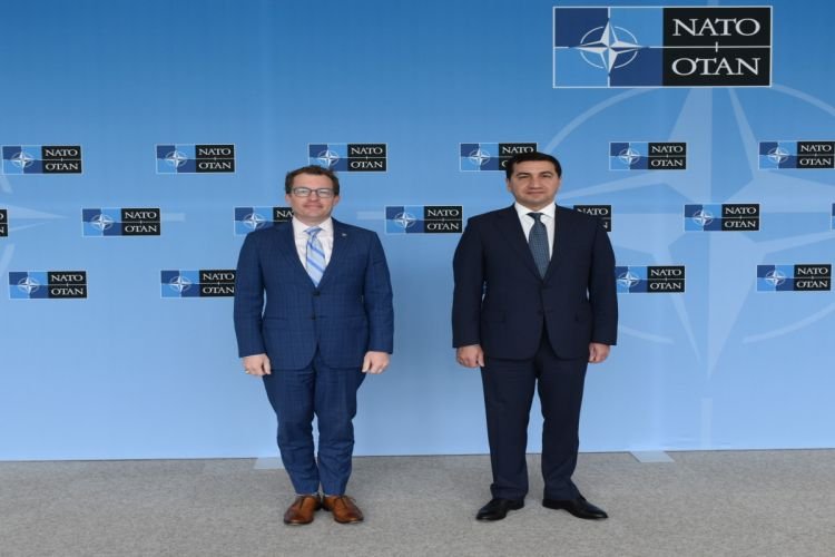 Azərbaycan Prezidentinin köməkçisi Brüsseldə NATO Baş katibinin köməkçisi ilə görüşüb