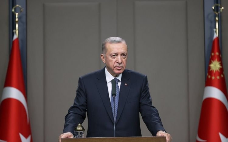 Ərdoğan: “Türkiyə mübarizə apardığına görə hədəf alınır