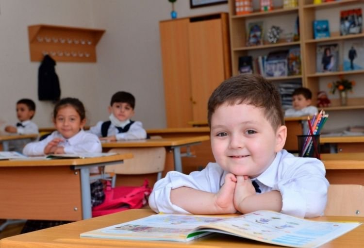 Sabahdan birinci siniflərə şagird qəbuluna başlanılır