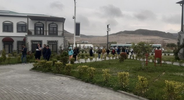 İsveçli səyyahlar Ağalı kəndinə gəliblər