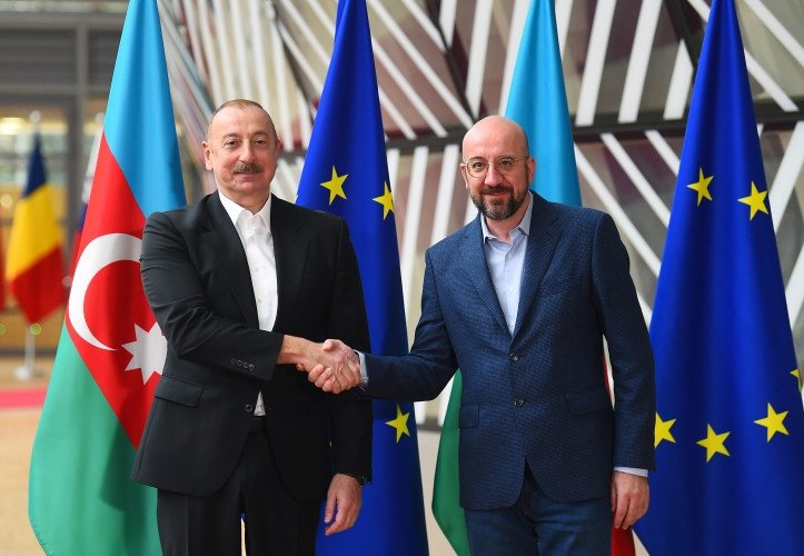 Brüsseldə Azərbaycan Prezidenti İlham Əliyevin Avropa İttifaqı Şurasının Prezidenti Şarl Mişel ilə görüşü başlayıb