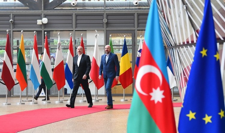 Brüsseldə Azərbaycan Prezidenti İlham Əliyevin Avropa İttifaqı Şurasının Prezidenti Şarl Mişel ilə görüşü olub