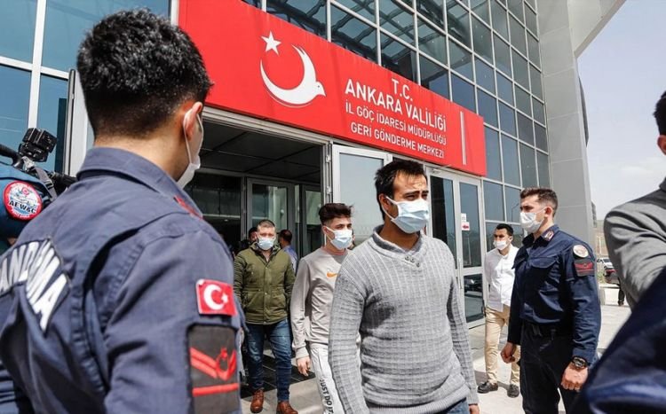 “Türkiyəyə 3 milyona yaxın miqrantın qanunsuz daxil olmasının qarşısı alınıb