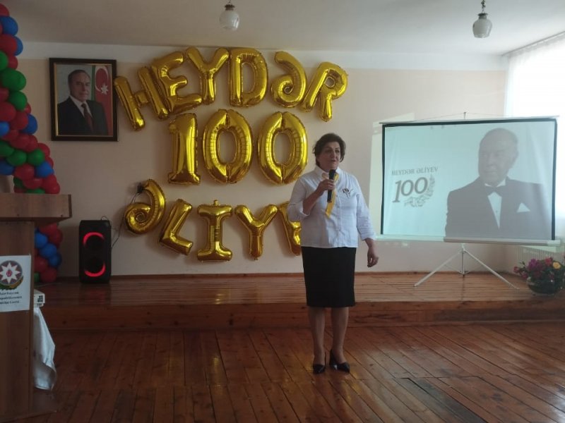 Zaqatala Şəhər İ. Səmədov Adına Beş Nömrəli Tam Orta Məktəbdə Heydər Əliyevin 100 İlliyinə Həsr Olunmuş Tədbir Keçirilib.
