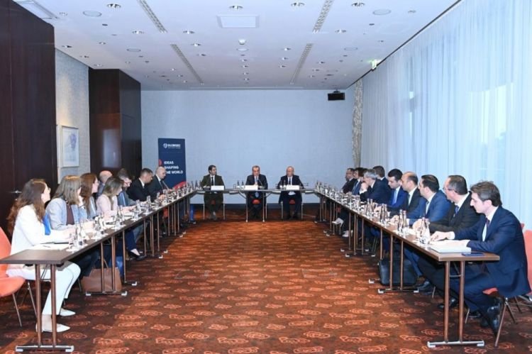 Ceyhun Bayramov “GLOBSEC” beyin mərkəzinin keçirdiyi dəyirmi masa müzakirələrində iştirak edib