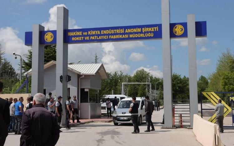 Türkiyədə raket fabrikində yanğın olub, 5 nəfər ölüb