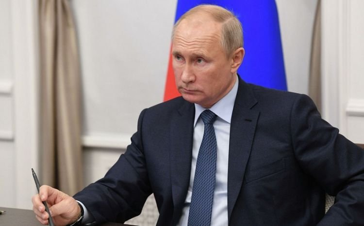 Vladimir Putin Ukraynada müharibəyə gecə-gündüz şəxsən nəzarət etdiyini açıqlayıb