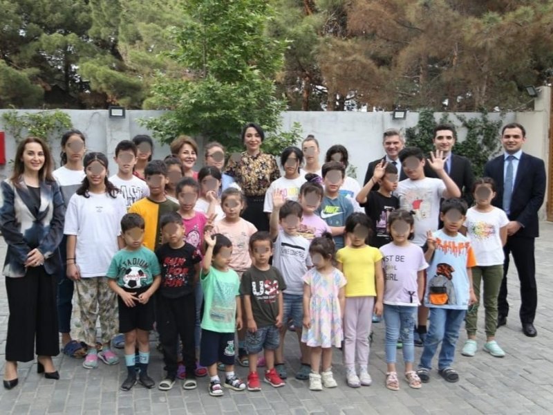 “Ombudsman Uşaqların Beynəlxalq Müdafiəsi Günü ilə əlaqədar sığınacaqda yaşayan uşaqlarla görüşüb