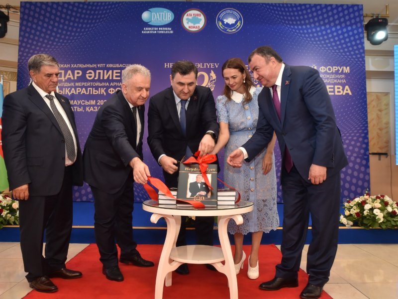 Almatı şəhərində Heydər Əliyevin 100 illiyi münasibətilə beynəlxalq forum təşkil edilib