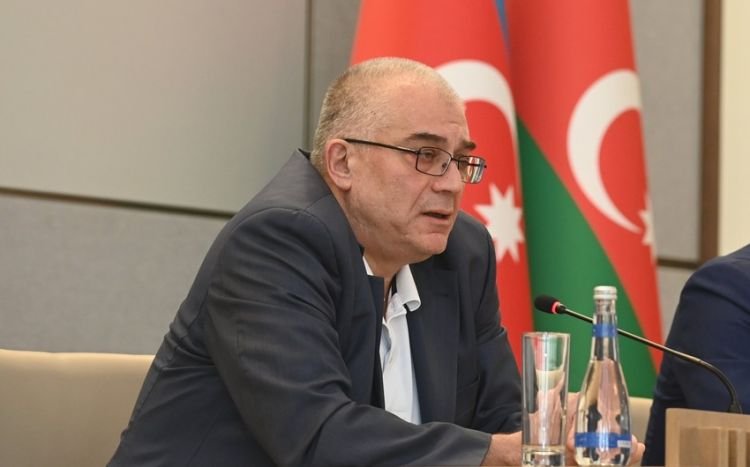 Araz Əzimov: 