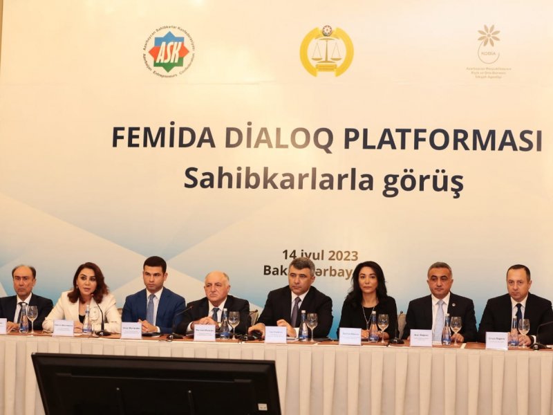 Ombudsman “Femida Dialoq Platforması” çərçivəsində sahibkarlarla keçirilən görüşdə iştirak edib