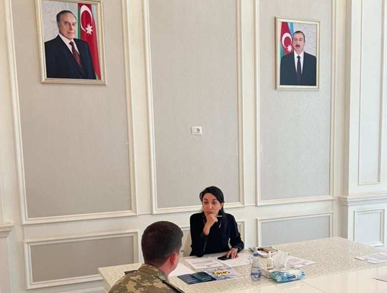 Ombudsman Gəncədə vətəndaşları qəbul edib Azərbaycan Respublikasının İnsan Hüquqları üzrə Müvəkkili (Ombudsman) Səbinə Əliyeva Gəncə şəhərində vətəndaşları qəbul edib.
