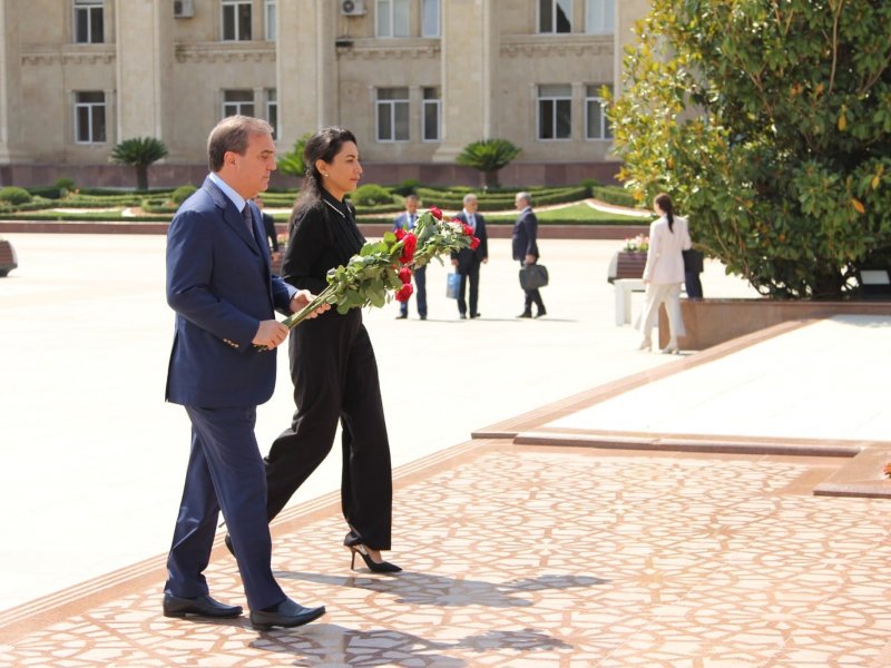 Ombudsman Gəncədə vətəndaşları qəbul edib Azərbaycan Respublikasının İnsan Hüquqları üzrə Müvəkkili (Ombudsman) Səbinə Əliyeva Gəncə şəhərində vətəndaşları qəbul edib.