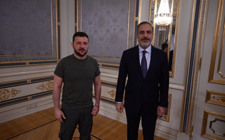Hakan Fidan Ukraynada Volodimir Zelenski ilə görüşüb