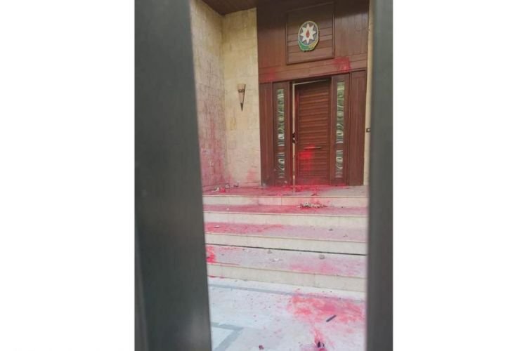 XİN: Azərbaycanın Livandakı səfirliyinə hücum olub, xəsarət alan yoxdur